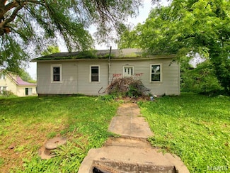 403 S 6th St, La Grange, MO 63448