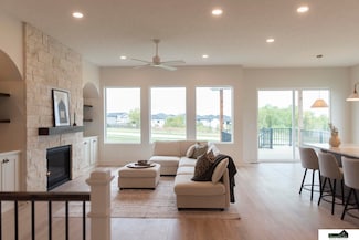 7636 Isidore Dr, Lincoln, NE 68516