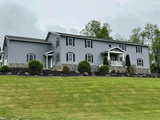 2 Franklin Farm Dr, Fairmont, WV 26554