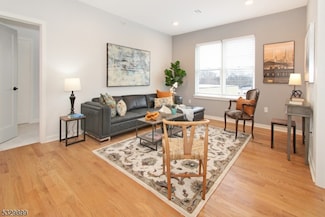 660 Bloomfield Ave Unit 406, Bloomfield, NJ 07003
