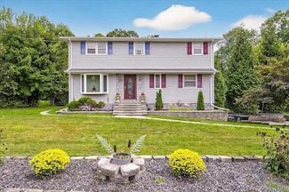 11 Merriewold Ln N, Monroe, NY 10950
