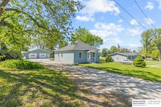 3615 Maple St, Davey, NE 68336