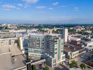 221 E College St Unit 703, Iowa City, IA 52240