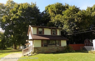 2231 Coolridge Rd, Holt, MI 48842