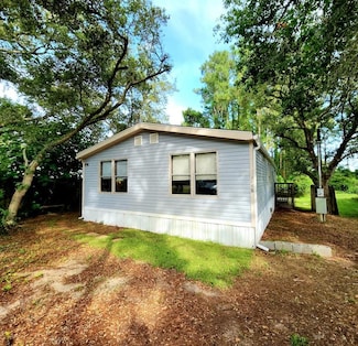 2168 Massachusetts Ave, Carrabelle, FL 32322
