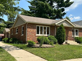 4844 W 98th St, Oak Lawn, IL 60453