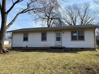 407 N 8th St, Bowling Green, MO 63334