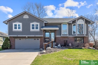 1709 N 159th St, Omaha, NE 68118