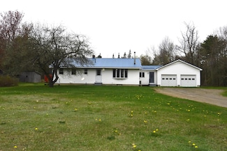 600 Detroit Rd, Troy, ME 04987