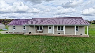 4606 Hardy Ridge Rd NW, Dundee, OH 44624