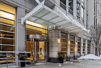 700 N Larrabee St Unit 1111, Chicago, IL 60654