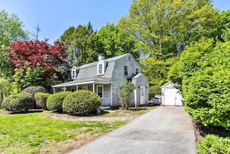 5 Coolidge Rd, Reading, MA 01867