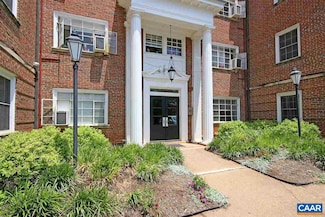 32 University Cir Unit 3, Charlottesville, VA 22903