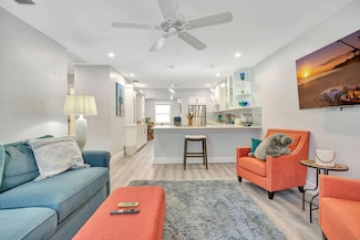 1125 Stillwater Dr, Jupiter, FL 33458