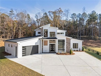 1676 Thomas Dr, Hoschton, GA 30548