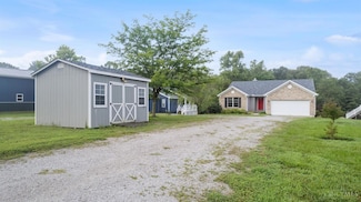 820 Waynoka Dr, Lake Waynoka, OH 45171