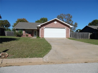 3117 Cardinal Dr, Ardmore, OK 73401