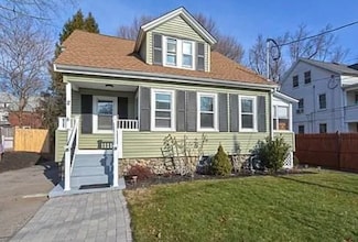 2 Franklin Ave, North Attleboro, MA 02760