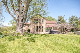 9 Saw Mill Ln, Hickory, PA 15340