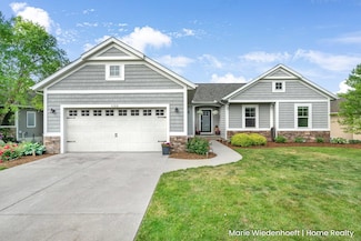 4388 Oak Meadow Dr, Hudsonville, MI 49426