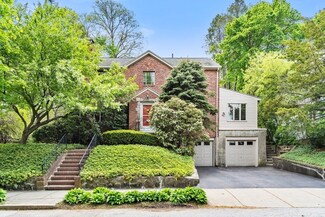 126 Algonquin Rd, Chestnut Hill, MA 02467