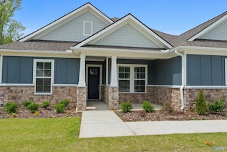 7507 Speckle Belly Blvd SE, Owens Cross Roads, AL 35763
