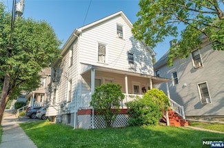 35 Harrison St, Morristown, NJ 07960