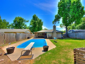 7213 NW 7th St, Oklahoma City, OK 73127