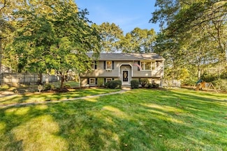 8 Avon Ave, Cumberland, RI 02864