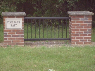 1601 Pine Park Dr, Eau Claire, WI 54701