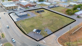 312 W Main St, Weatherford, OK 73096