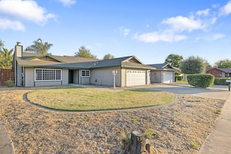 4233 W Fairview Ave, Visalia, CA 93277
