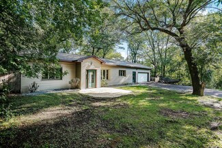 2809 Woodcrest Dr, New Brighton, MN 55112
