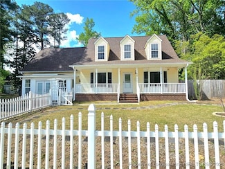 610 W 6th Ave, Raeford, NC 28376