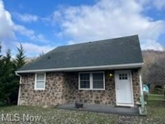 56683 Ferry Landing Rd, Shadyside, OH 43947