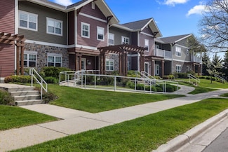 W55n178 Mckinley Blvd Unit 102, Cedarburg, WI 53012