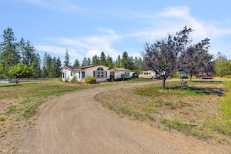 6437 N Dover Rd, Nine Mile Falls, WA 99026