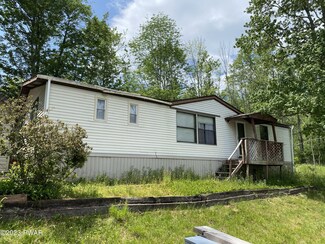 137 Cardinal Square, Honesdale, PA 18431