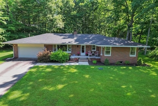 2 Muller Ln, Sparrow Bush, NY 12780