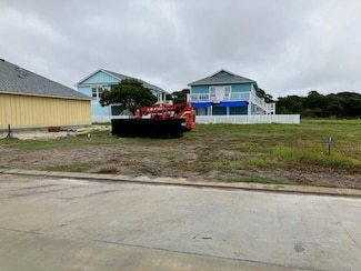 140 Breezeway Dr, Rockport, TX 78382