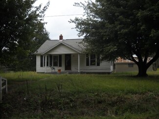 6920 N Highland Rd, Grandview, IN 47615