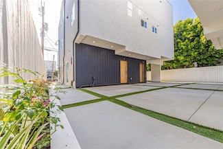 5251 Agnes Ave Unit 2, Los Angeles, CA 91607