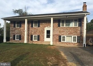 5220 Wolfe Dr, Hughesville, MD 20637