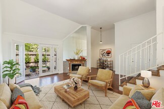 21011 Gresham St Unit 5, Canoga Park, CA 91304