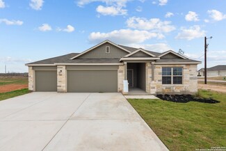 117 Reno Trail, Floresville, TX 78114