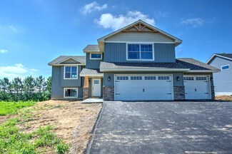 302 E Cheyenne St, Roberts, WI 54023