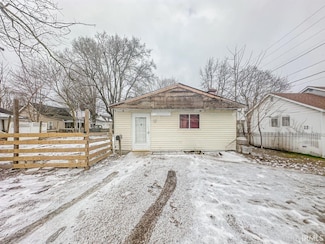 216 W 27th St, Anderson, IN 46016