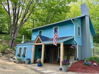 359 S Mountain Rd, Perkinsville, VT 05151