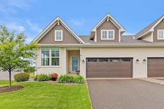 1521 Southpoint Dr, Hudson, WI 54016