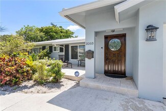 3203 NE 6th Dr, Boca Raton, FL 33431